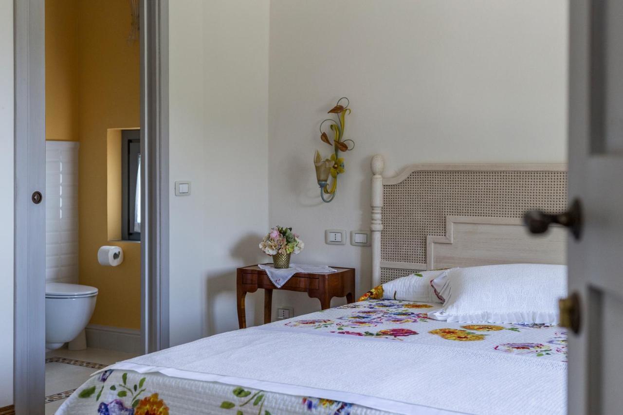 Podere La Contessa B&B ปาล์มเดดเซิร์ท ภายนอก รูปภาพ